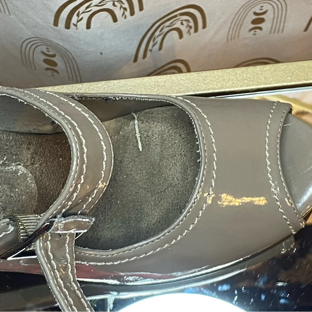 AEROSOLES Gray Heels with Modern Design
